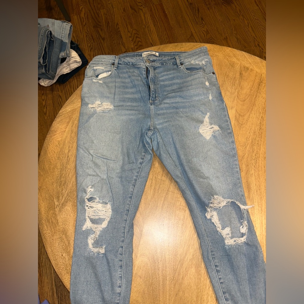 Abercrombie Distressed Light Blue Women's Jeans super skinny ankle size 16s